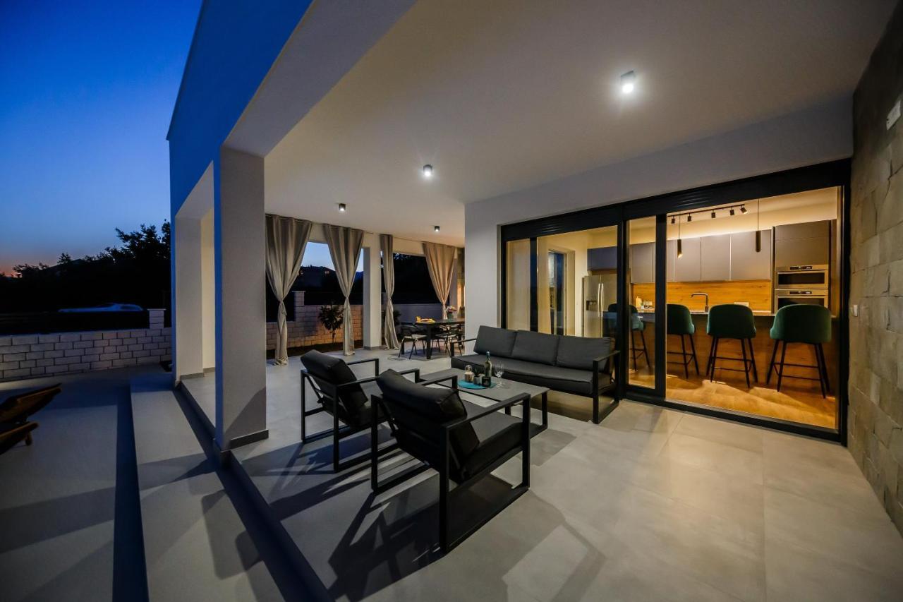 Villa Luka Каштела Экстерьер фото