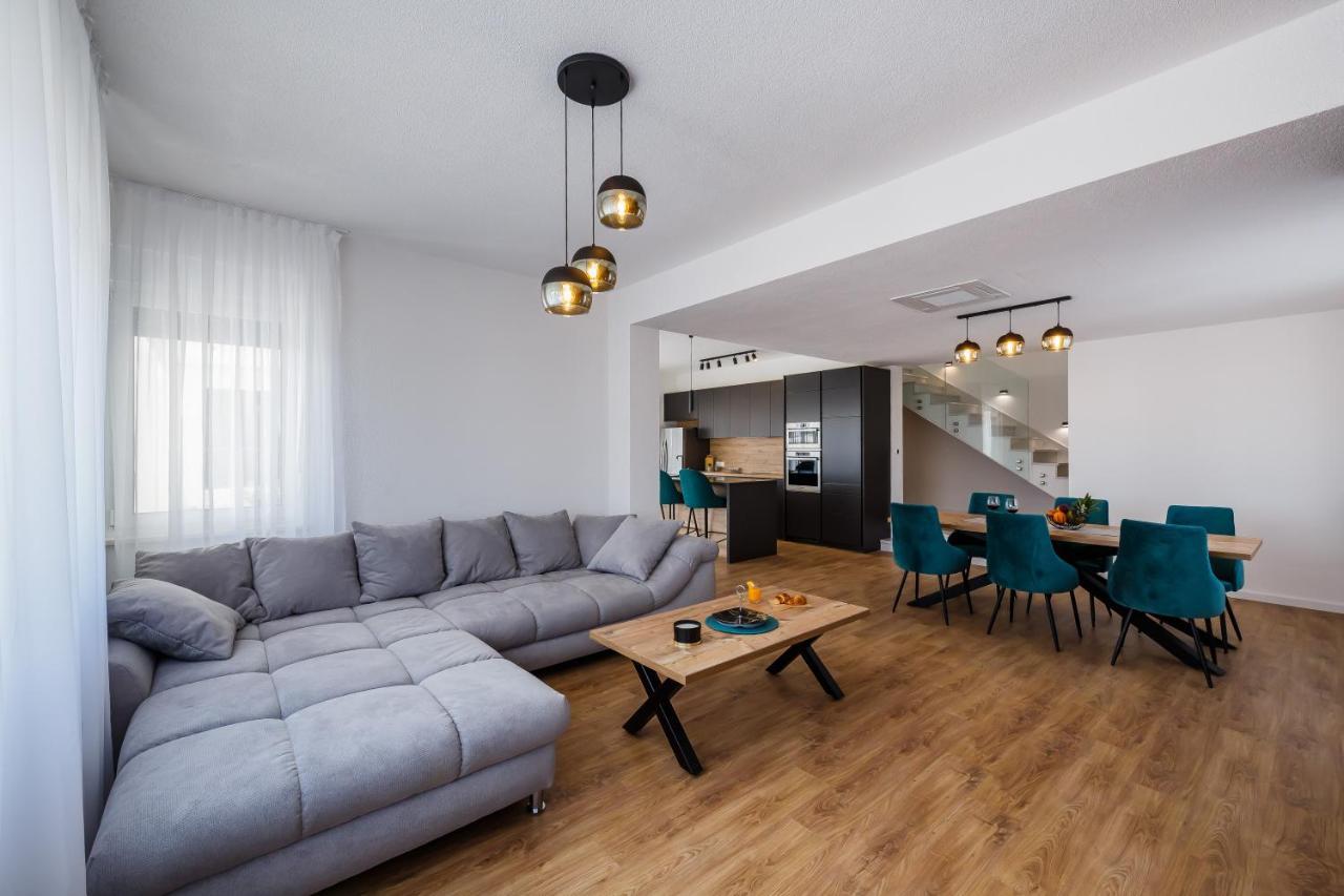 Villa Luka Каштела Экстерьер фото