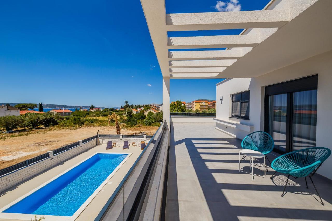 Villa Luka Каштела Экстерьер фото